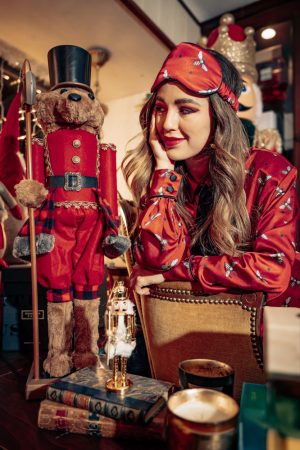 Маска за сън пчели Christmas edition